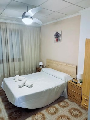 Quarto casal | Edredons de pluma, camas com colchões de espuma com sistema de memória
