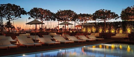 2 outdoor pools