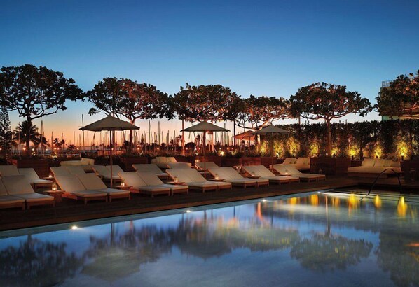 2 outdoor pools
