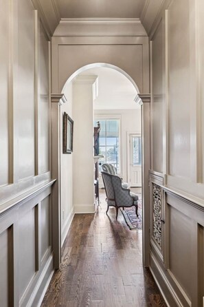 Interior - Historic Leiper's Fork Inn (Williamson County)