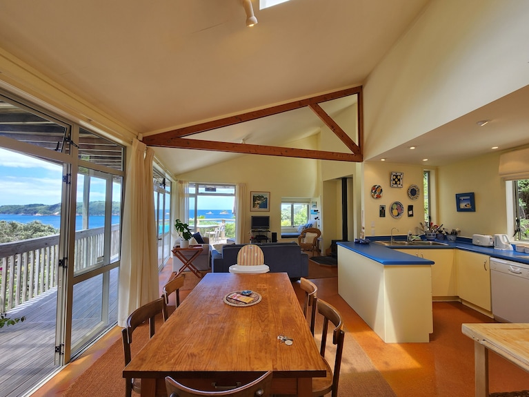 Tutaritari Treehouse - Short Bush Walk To Beach, Private Setting, Lovely Views - Hahei
