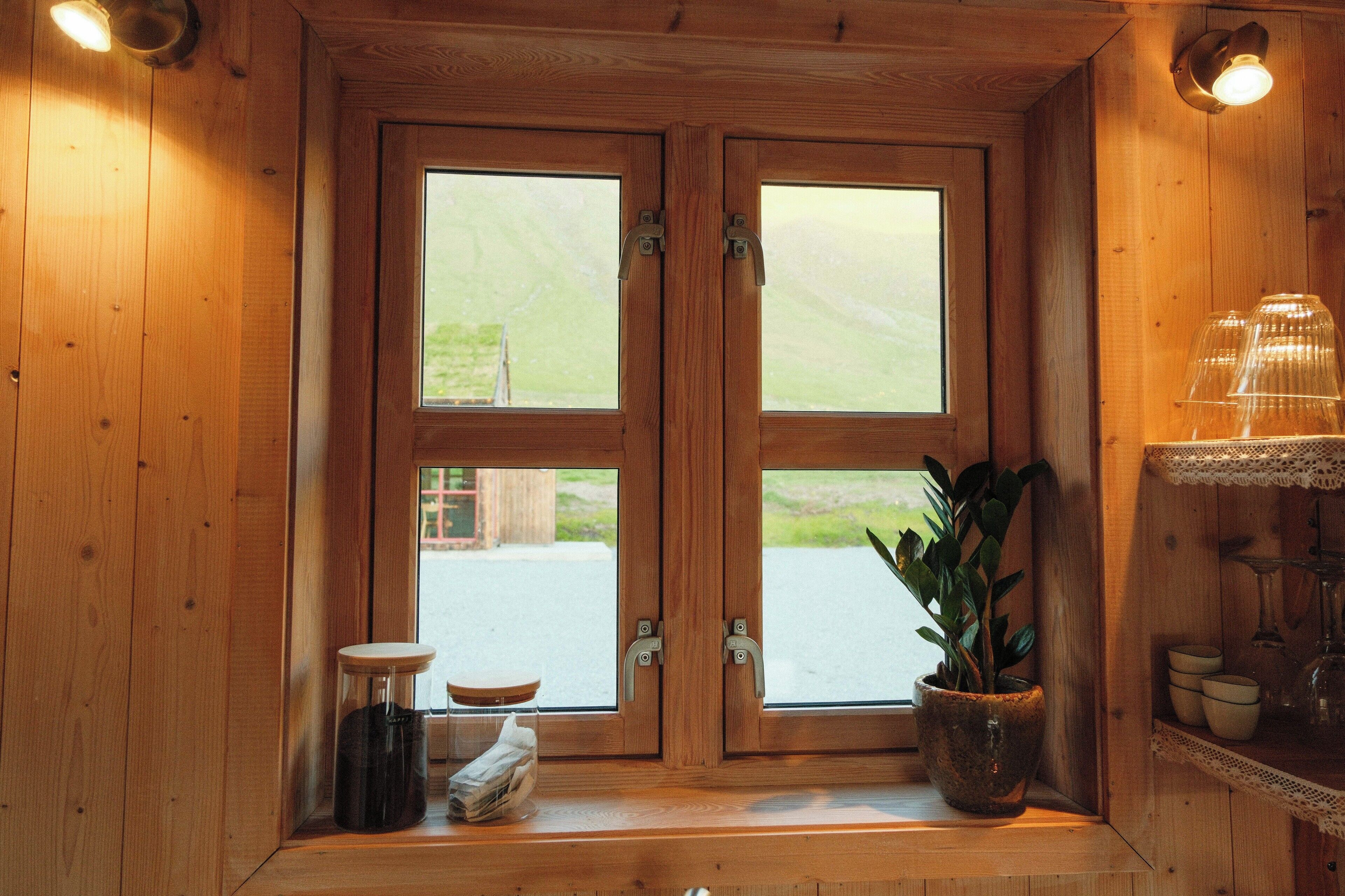 Múlafossur Cottage no 4: Spógvasmáttan | Cucina privata | Frigorifero con congelatore, microonde, forno, piano cottura