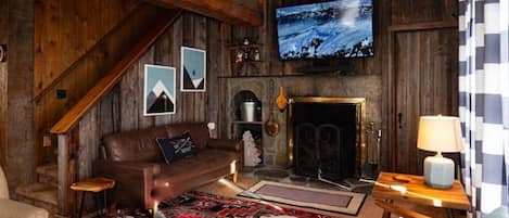 Smart-TV, Kamin, Computerbildschirme, Drucker