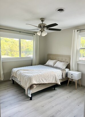 Room - Modern Home In Nashville, 5 mi Airport, 7mi downtown Nashville (Nashville)