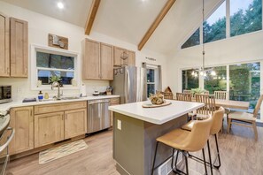 Fridge, microwave, stovetop, dishwasher - Waterfront Webster Cabin w/ Dock on Warner Lake! (Webster)