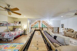 3 bedrooms, iron/ironing board, travel cot, WiFi