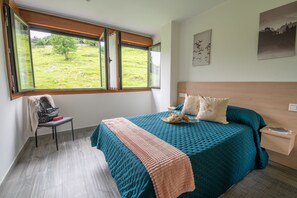2 bedrooms, iron/ironing board, travel crib, free WiFi