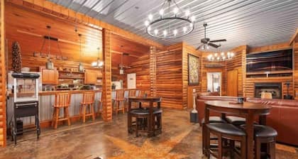 Farm Retreat Estate- 4 BR w/ luxury amenities