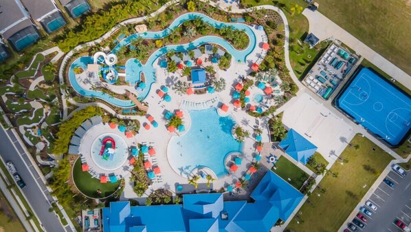 A heated pool - Thematic House with Private Pool in Amazing Resort (Davenport)