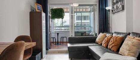 智能电视、办公室