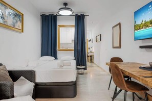 Iron/ironing board, free WiFi, bed sheets