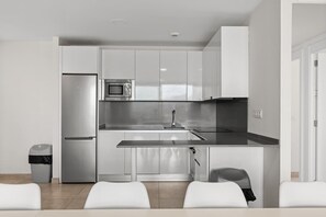 Fridge, microwave, oven, stovetop - Casa Banderas pool & gym by Costarentals - Ref 237 (La Cala de Mijas)