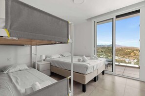 3 soverom, strykejern/-brett, wi-fi (inkludert) og sengetøy