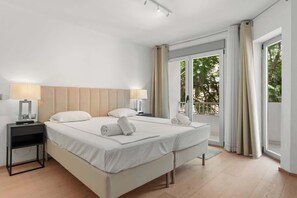 4 bedrooms, iron/ironing board, free WiFi, bed sheets