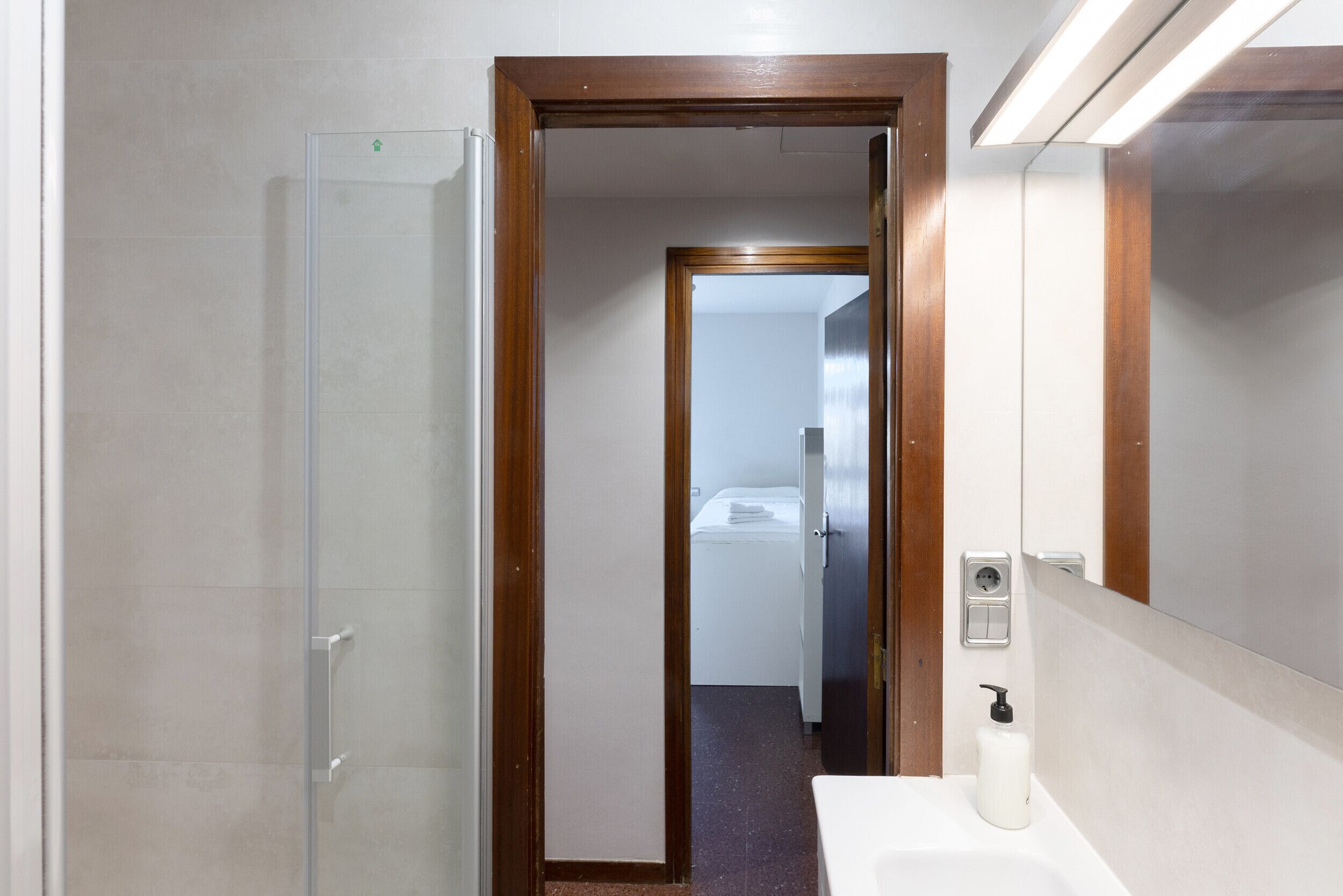 Badewanne, Haartrockner, Bidet, Handtücher