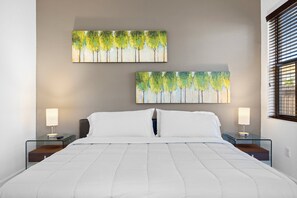 4 bedrooms, iron/ironing board, WiFi, bed sheets