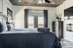 5 bedrooms, iron/ironing board, free WiFi, bed sheets