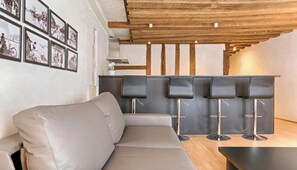 Interior - HISTORIC CHARM MEETS MODERN COMFORT IN FABULOUS PARISIAN APARTMENT - RUE DE BUCI (Paris)