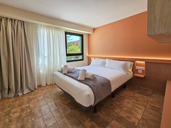 1 غرفة نوم ومكواة/لوح كي وواي فاي مجانًا وملاءات أسرّة