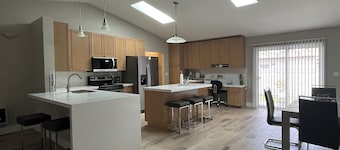 The Crystal Rose House spacious, modern and bright