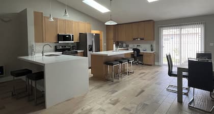 The Crystal Rose House spacious, modern and bright