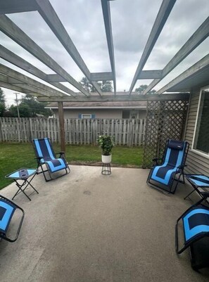 Terrace/patio - The Crystal Rose House spacious, modern and bright (Findlay)