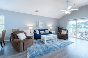 Smart TV, books - Premier Golf Location - Barefoot Resort! Family/dog friendly - 2 pools/beach! (North Myrtle Beach)