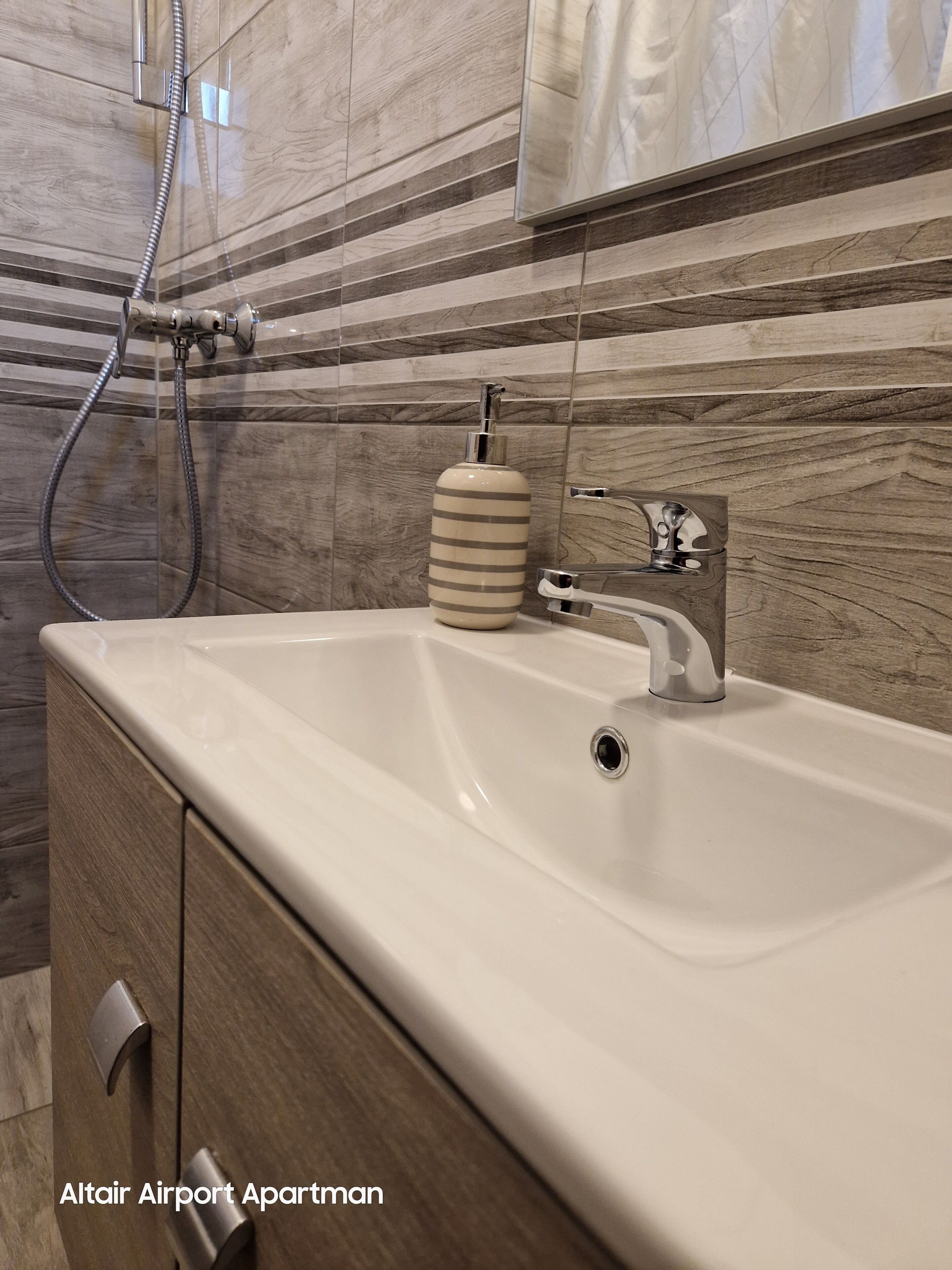 Hårtørrer, håndklæder, Sæbe, Toiletpapir