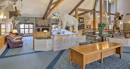 2 Mi to Granby Ranch: Mtn Condo w/ Hot Tub!