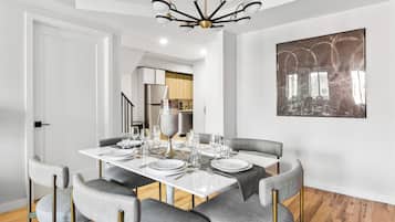 Presidential Apartment, 3 Bedrooms, Terrace, City View | Dining room