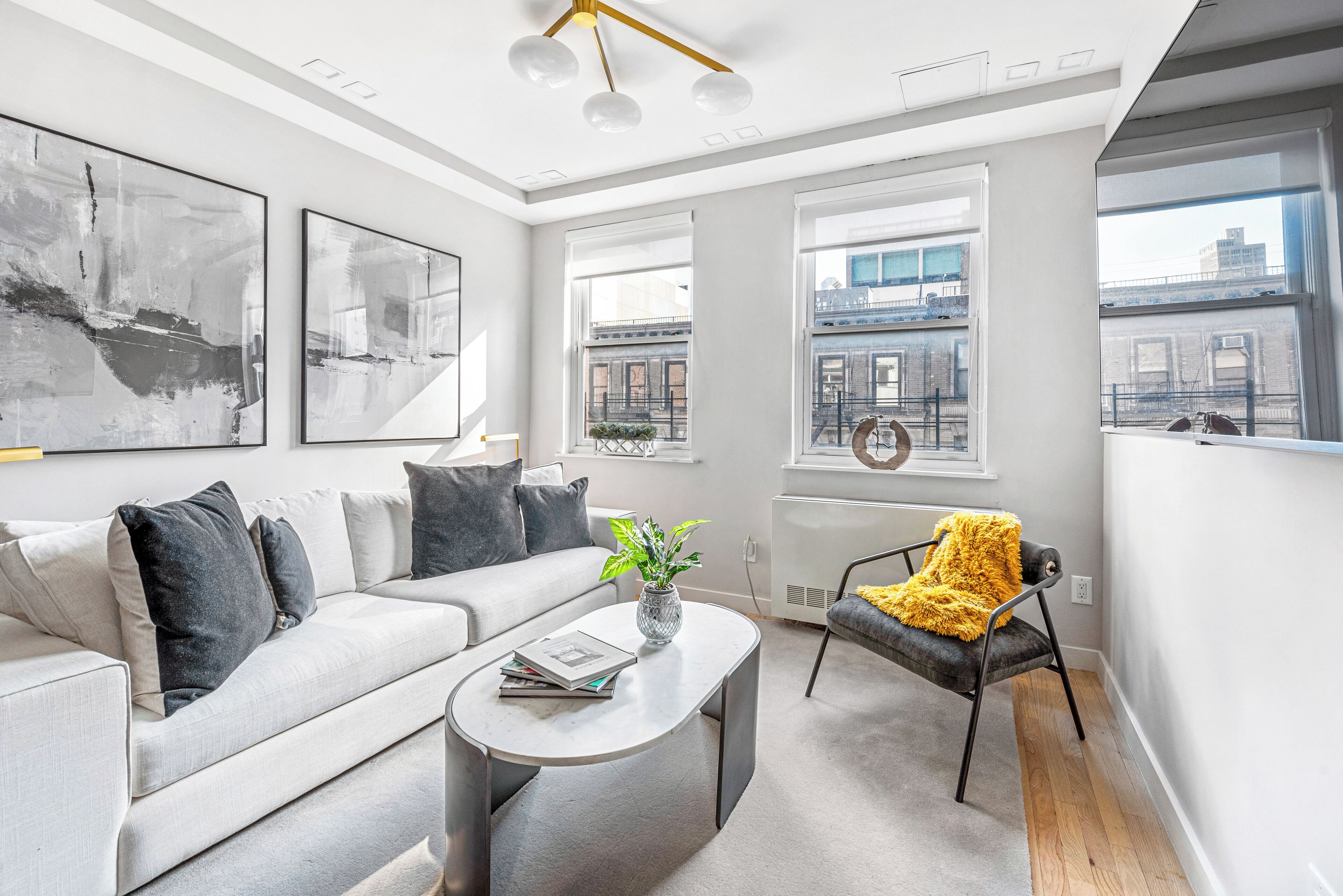 Presidential Apartment, 3 Bedrooms, Kitchen, City View | Living area | Smart TV