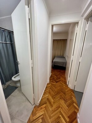 Hårtork, handdukar, tvål och toalettpapper