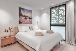 2 chambres, coffre-fort, fer et planche Ă repasser