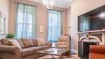 TV connectée, jeux vidéo, livres