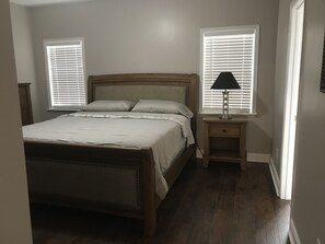 2 bedrooms, iron/ironing board, WiFi, bed sheets - Deanna’s Dive (Albany)