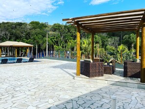 42-inch flat-screen TV with satellite channels, fireplace - Sítio Renovo Juquitiba  (Juquitiba)