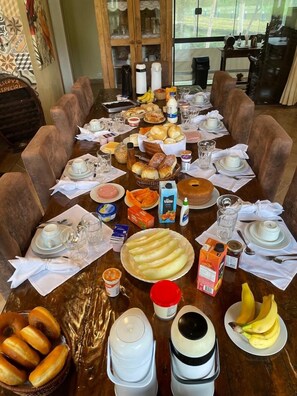Tägliches inbegriffenes großes Frühstück