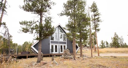 Little Gem Lodge | Unique Mtn A-Frame | Hot Tub