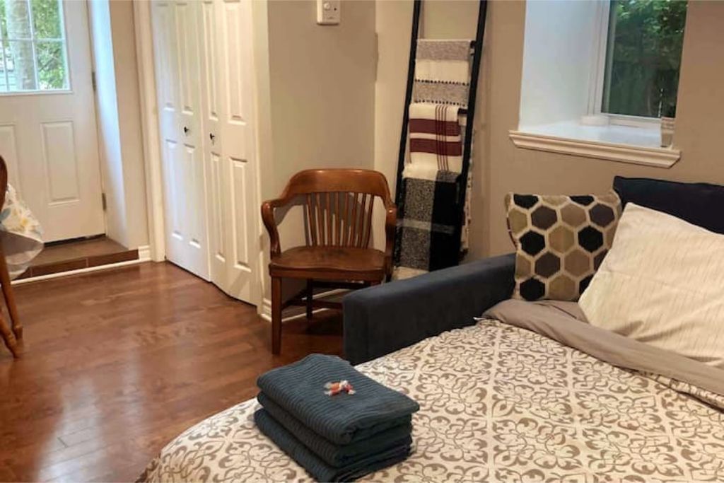 1 bedroom, iron/ironing board, travel cot, free WiFi