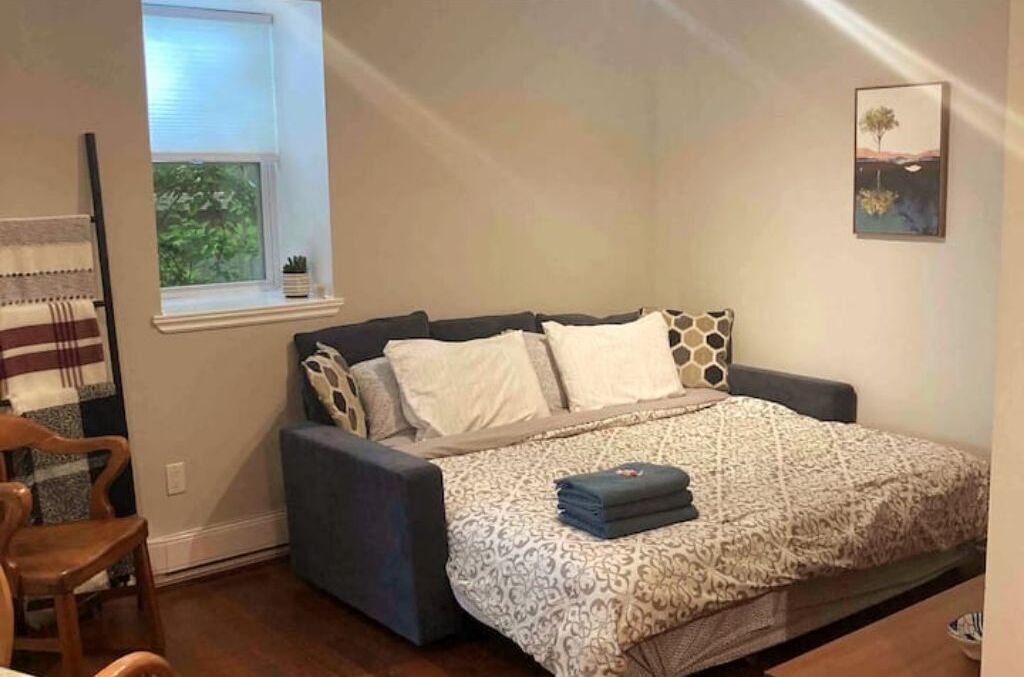 1 غرفة نوم ومكواة/لوح كي وسرير سفر وواي فاي مجانًا