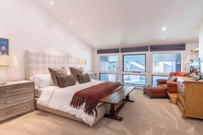3 bedrooms, desk, WiFi