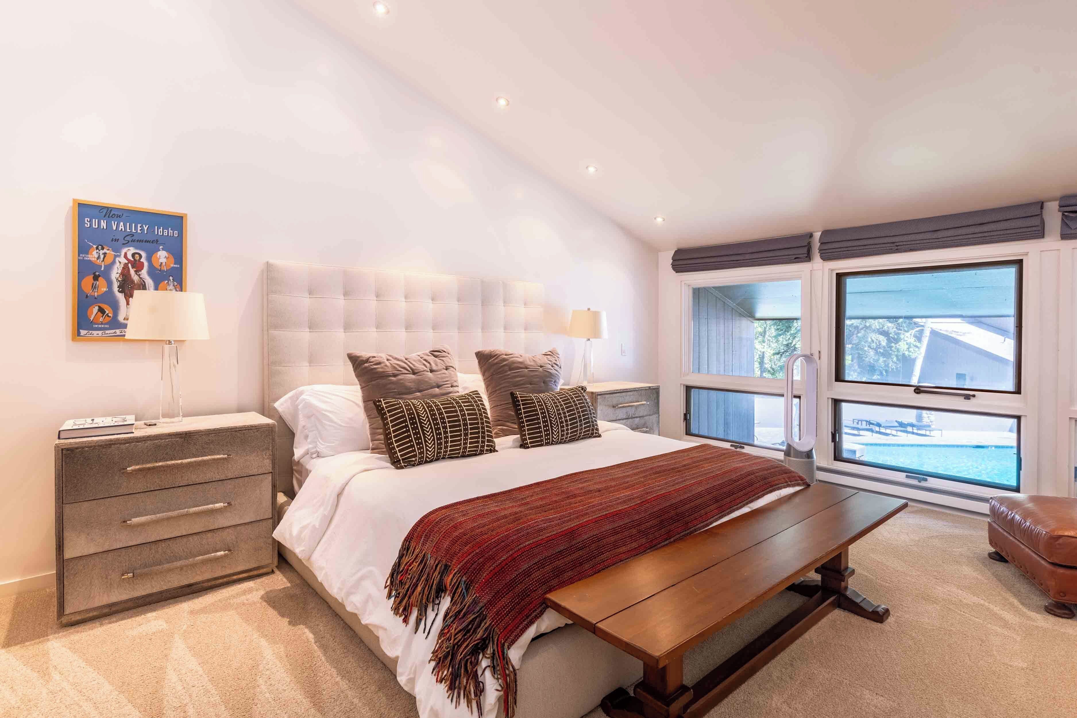 3 bedrooms, desk, WiFi