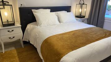 2 habitaciones, tabla de planchar con plancha, wifi y ropa de cama