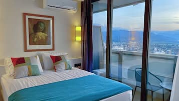 1 habitación, decoración personalizada y muebles diferentes