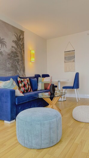 Panoramic Room | Living area | 80-cm TV with cable channels - Orbi city (Batumi)