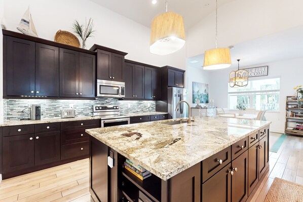 Fridge, microwave, oven, stovetop - Newly built home with private pool, extensive backyard & firepit (Boynton Beach)