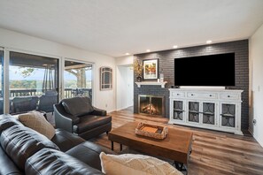 Fireplace - The Lodge at Shaw Ranch (Rockbridge)