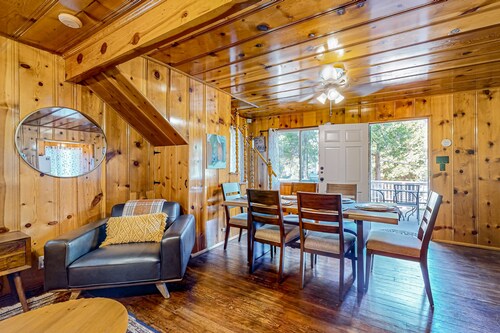 Bohemian, peaceful dog-friendly cabin with mountain views, large yard, and games