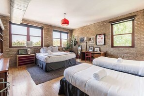 5 عدّة غرف نوم ومكواة/لوح كي وسرير سفر وواي فاي