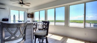 Stone Harbor Bar on the Bay
